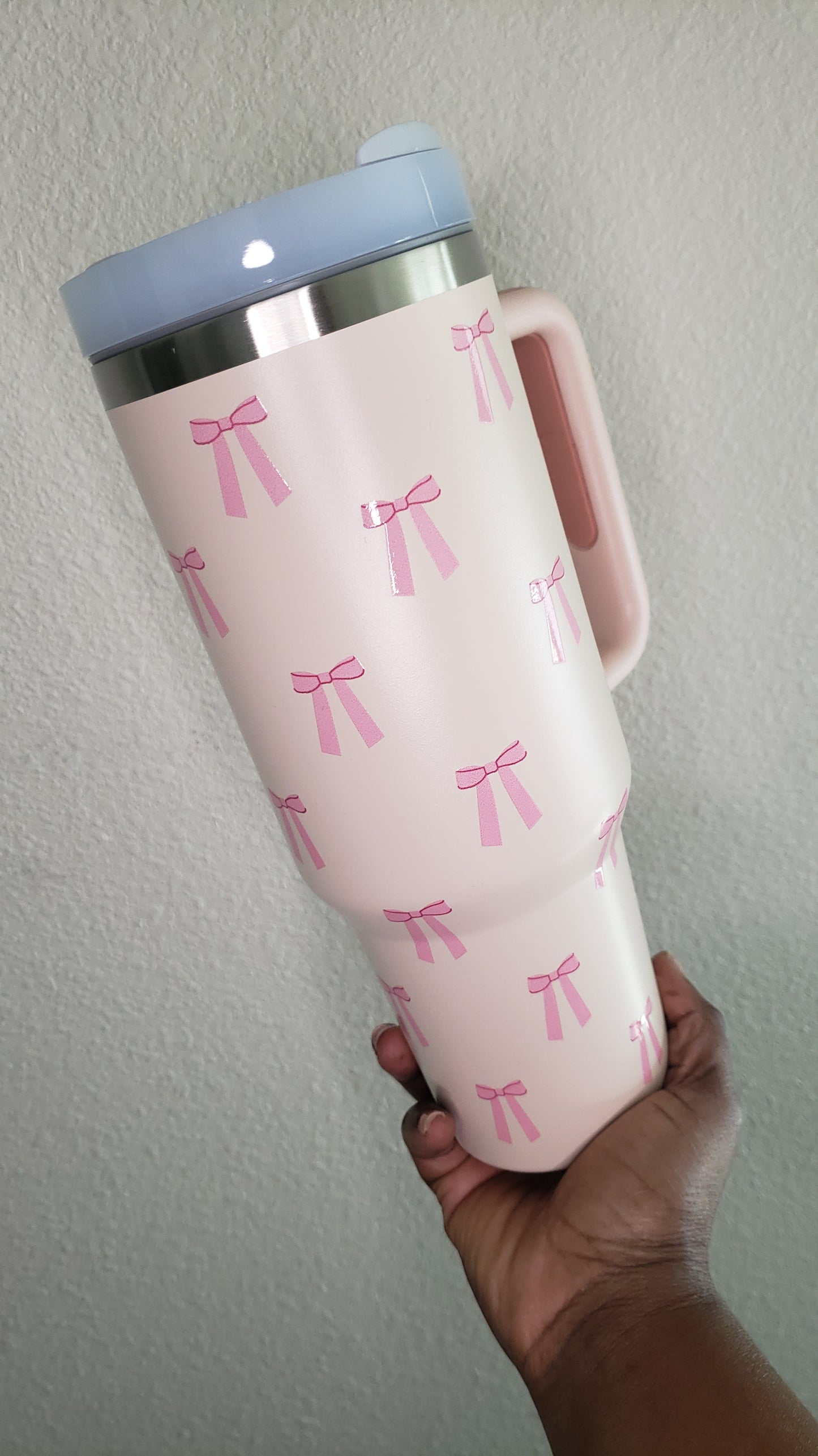 40oz Lt Pink Bow Tumbler