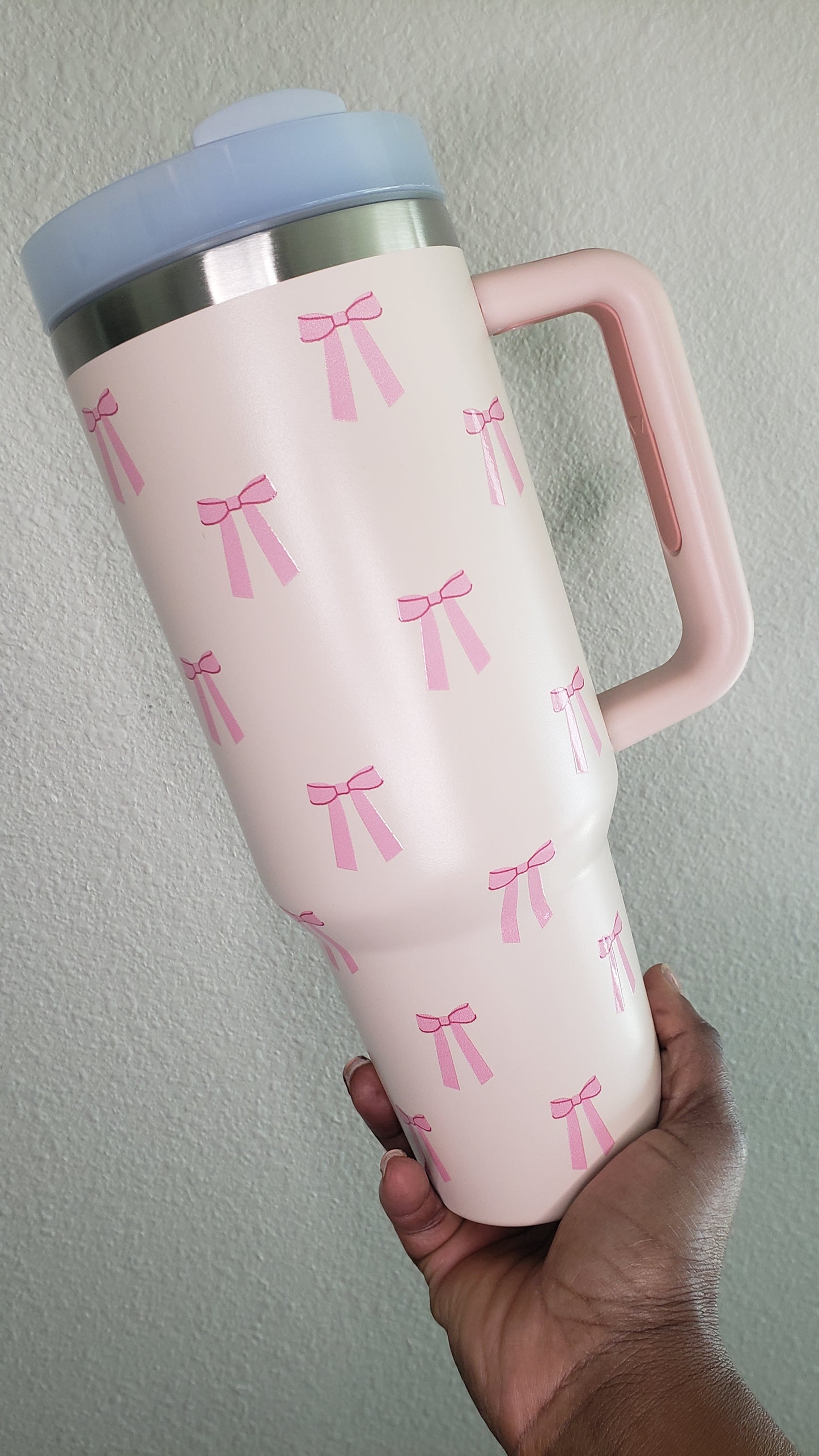 40oz Lt Pink Bow Tumbler
