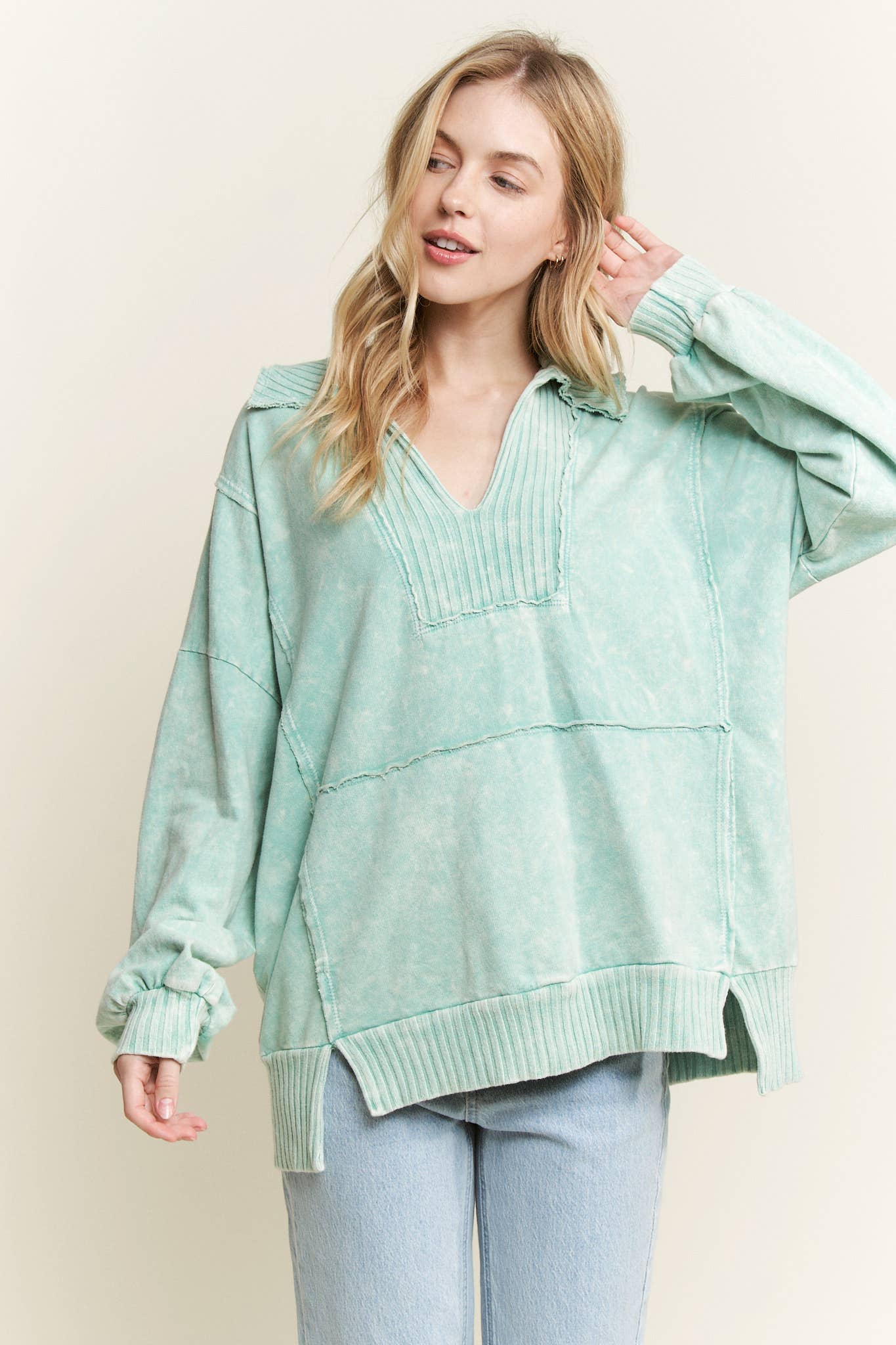 Mineral Wash Widecollar Vneck kangaroo sweatshirt(3 colors)