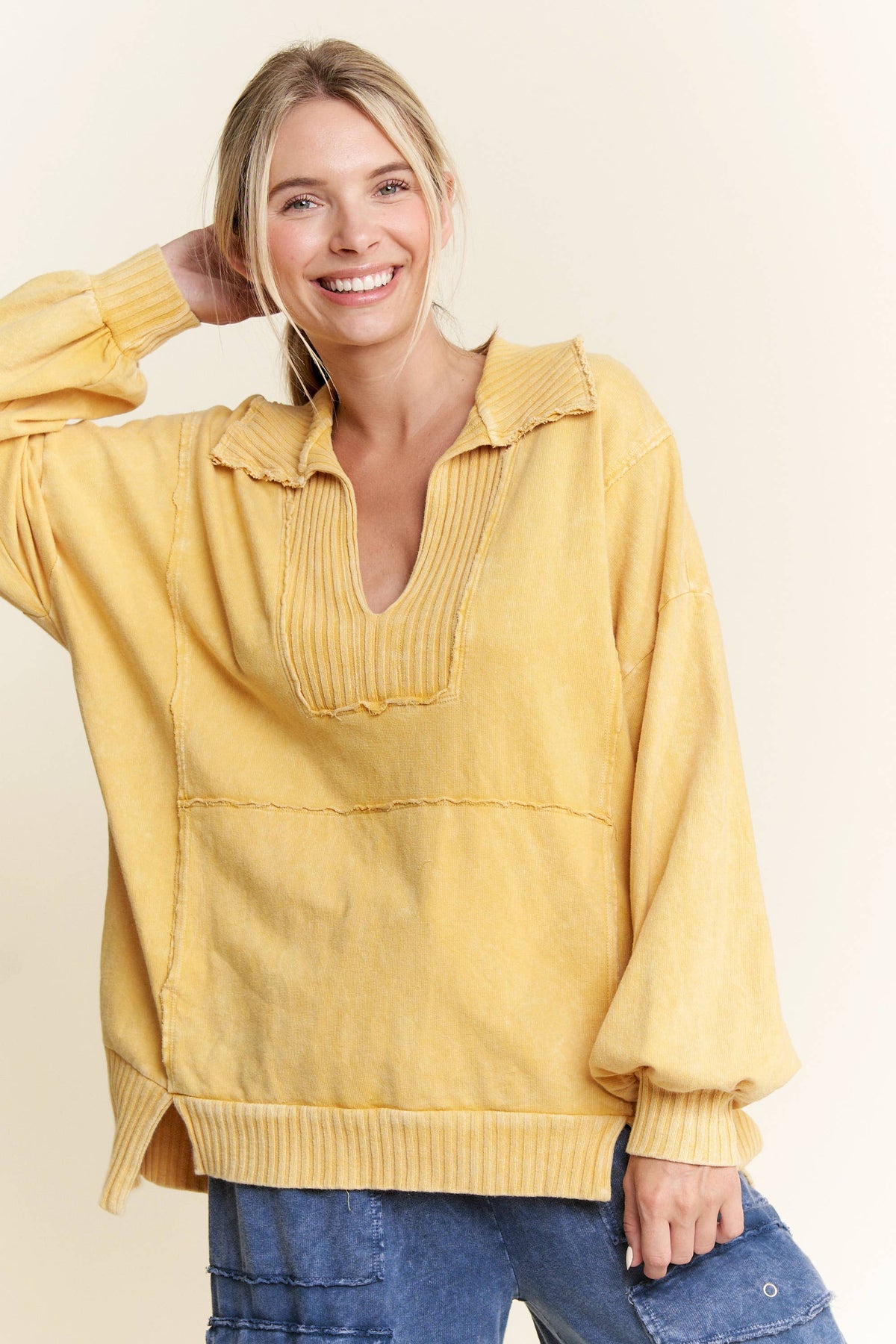 Mineral Wash Widecollar Vneck kangaroo sweatshirt(3 colors)