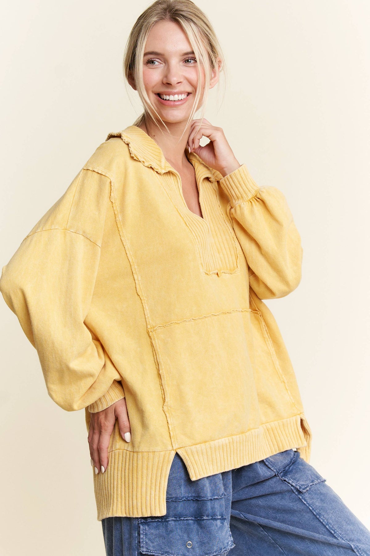 Mineral Wash Widecollar Vneck kangaroo sweatshirt(3 colors)
