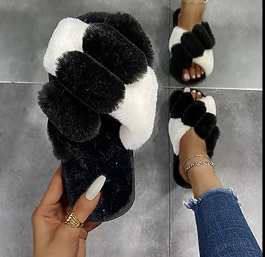 POM POM FLUFFY HOME SLIPPERS